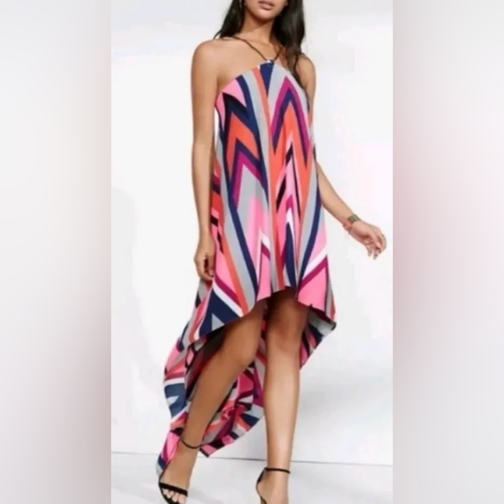 NWT‼️Express chevron Hi Lo gold chain halter dress
